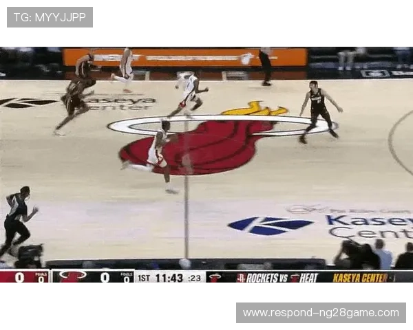 热火最新比赛比分揭晓球员表现与赛场亮点全面解析